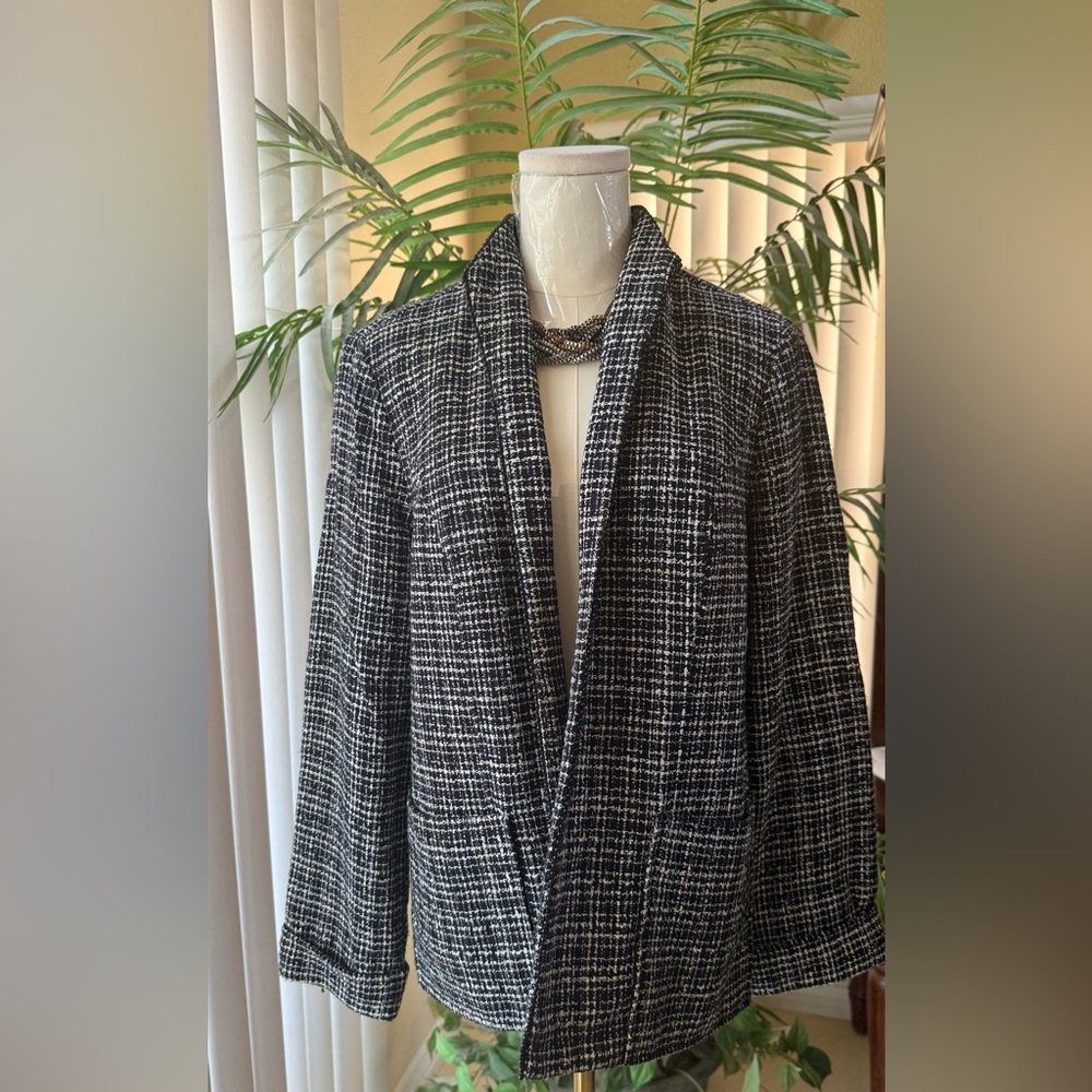 Chic Black and White Tweed Blazer